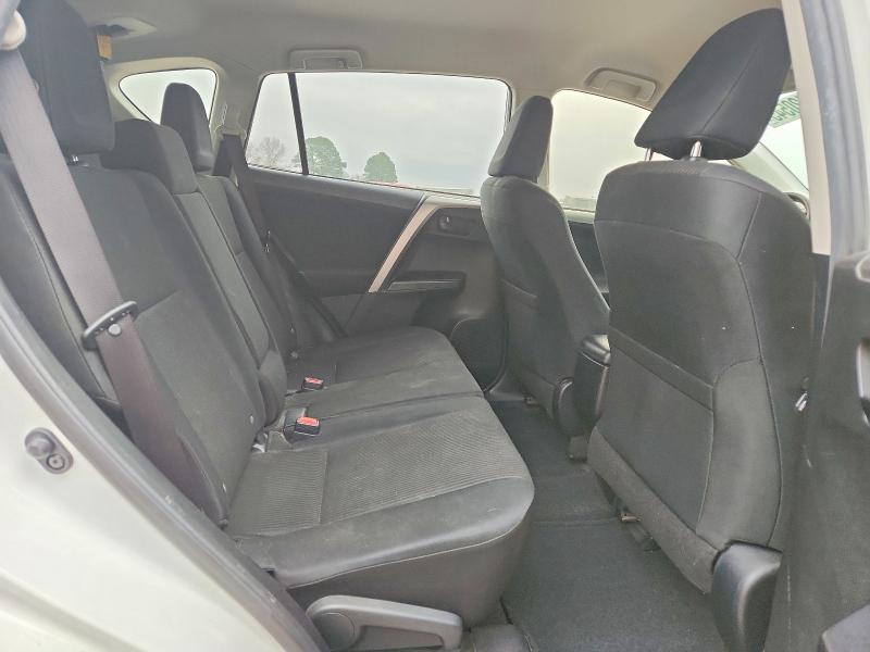 Photo 11 from auction – 2016 TOYOTA RAV4 LE with VIN JTMZFREVXGJ066638