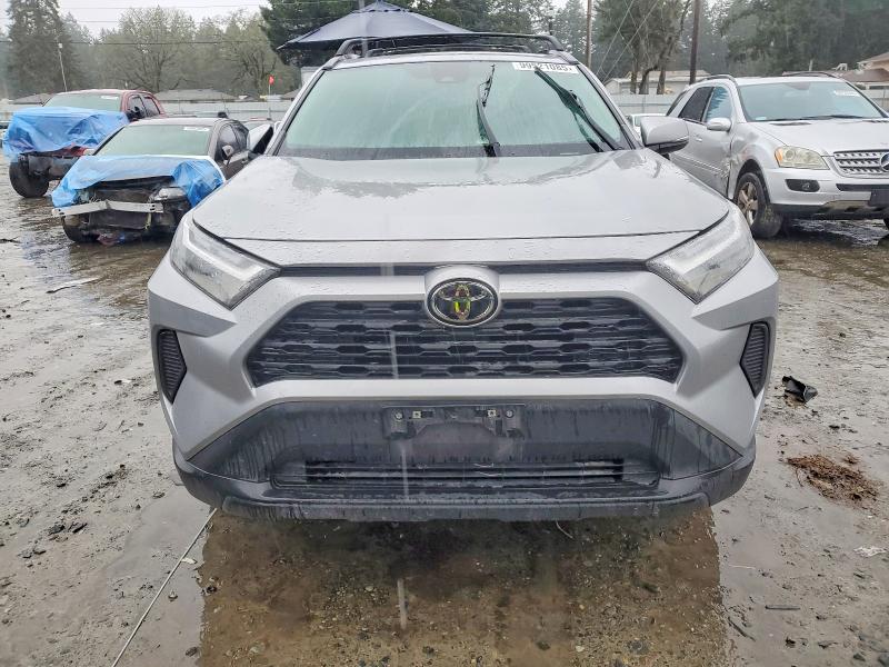 Photo 5 from auction – 2022 TOYOTA RAV4 XLE with VIN 2T3P1RFV3NW263072