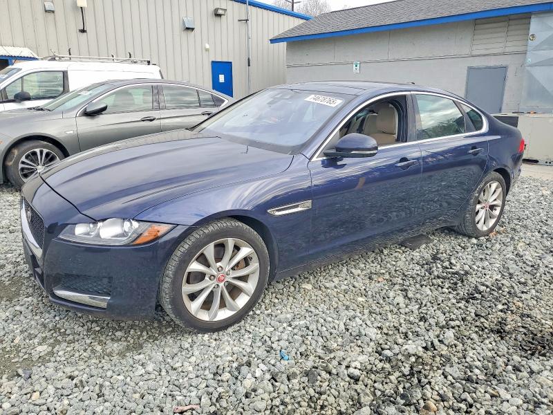 JAGUAR XF PREMIUM 2017 with VIN SAJBJ4BN7HCY42884 - Photo from auction