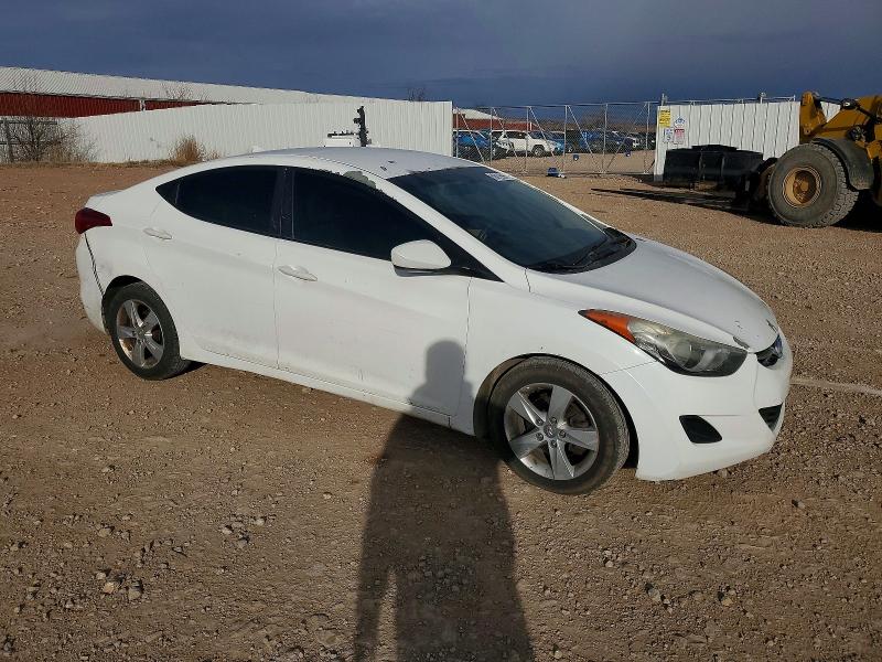 Photo 4 from auction – 2013 HYUNDAI ELANTRA GL with VIN 5NPDH4AE5DH356206
