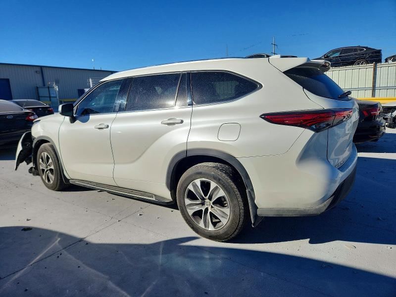 Photo 2 from auction – 2021 TOYOTA HIGHLANDER with VIN 5TDGZRAH5MS521697