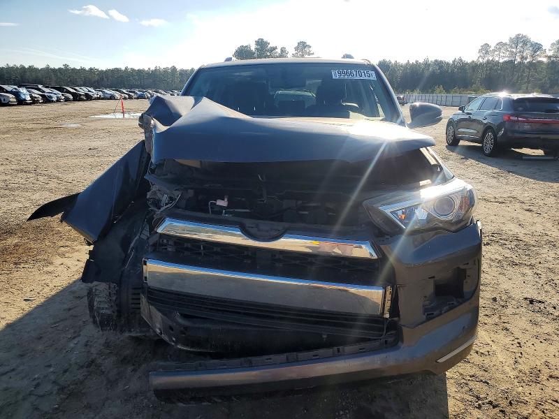 Photo 5 from auction – 2018 TOYOTA 4RUNNER SR with VIN JTEZU5JR4J5172327