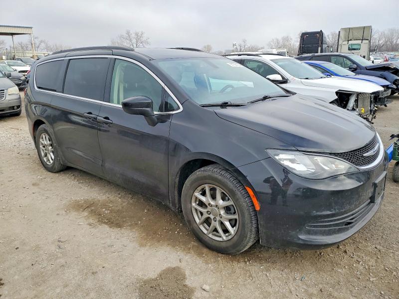Photo 4 from auction – 2020 CHRYSLER VOYAGER LX with VIN 2C4RC1DG7LR261079