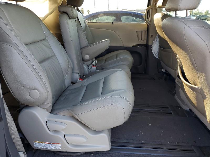 Photo 11 from auction – 2016 TOYOTA SIENNA with VIN 5TDYK3DC9GS724781