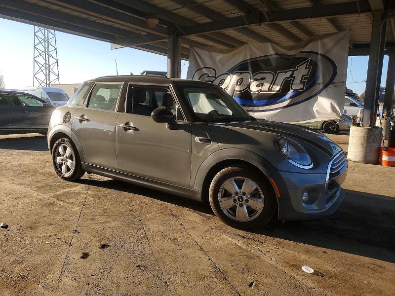 Photo 4 from auction – 2015 MINI COOPER with VIN WMWXS5C57FT837491