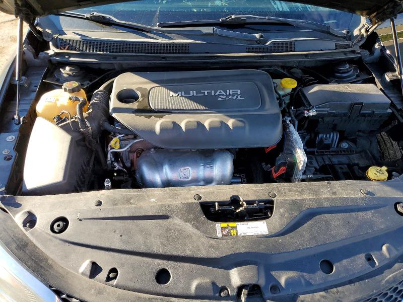 Photo 11 from auction – 2015 CHRYSLER 200 LIMITE with VIN 1C3CCCAB9FN607584
