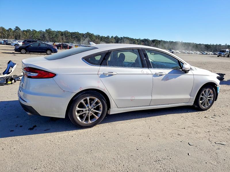 Photo 3 from auction – 2020 FORD FUSION with VIN 3FA6P0HDXLR126857