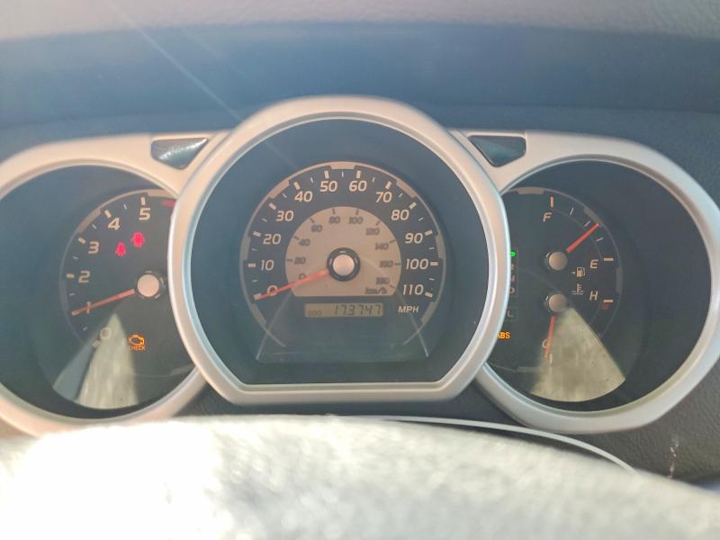 Photo 9 from auction – 2005 TOYOTA 4RUNNER SR with VIN JTEZU14R358029894