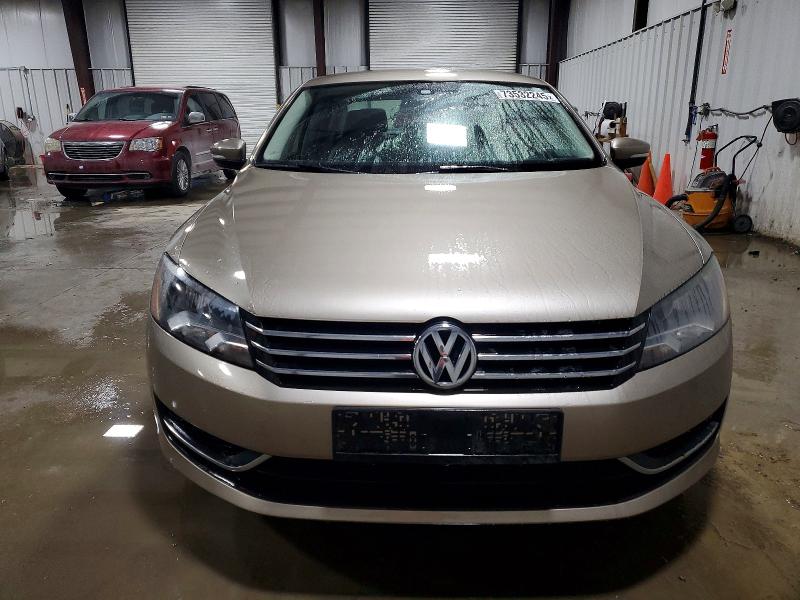 Photo 5 from auction – 2015 VOLKSWAGEN PASSAT with VIN 1VWAT7A35FC070322