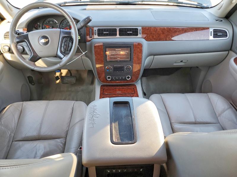 Photo 8 from auction – 2007 CHEVROLET SUBURBAN with VIN 1GNFK16357R388559