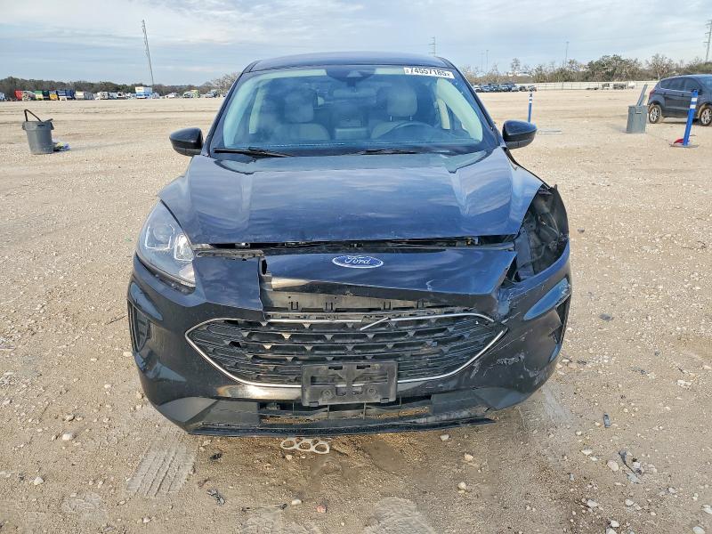 Photo 5 from auction – 2022 FORD ESCAPE SE with VIN 1FMCU0G61NUB87904
