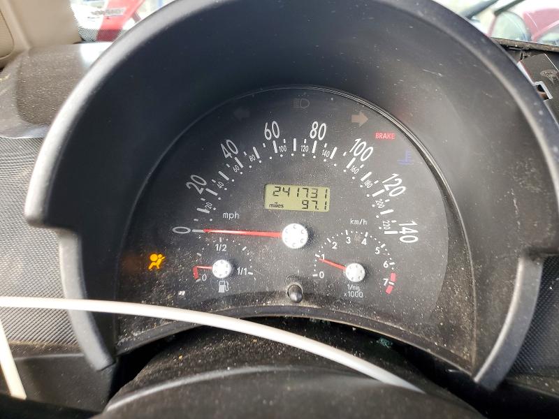 Photo 9 from auction – 2000 VOLKSWAGEN NEW BEETLE with VIN 3VWCA21C4YM473663