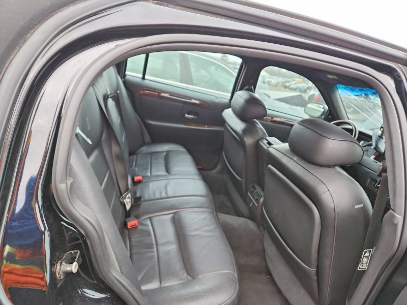 Photo 10 from auction – 2002 LINCOLN TOWN CAR with VIN 1LNHM82WX2Y628445