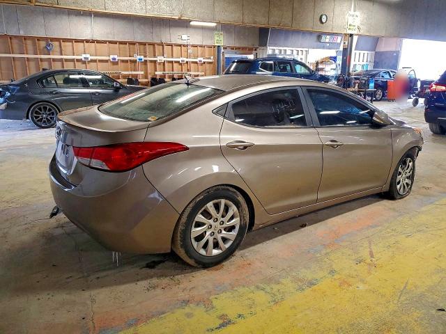 Photo 3 from auction – 2012 HYUNDAI ELANTRA GL with VIN 5NPDH4AE0CH134512