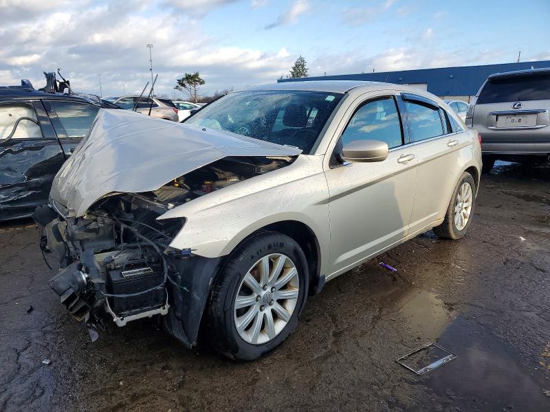 CHRYSLER 200 TOURIN 2014 with VIN 1C3CCBBB5EN186180 - Photo from auction