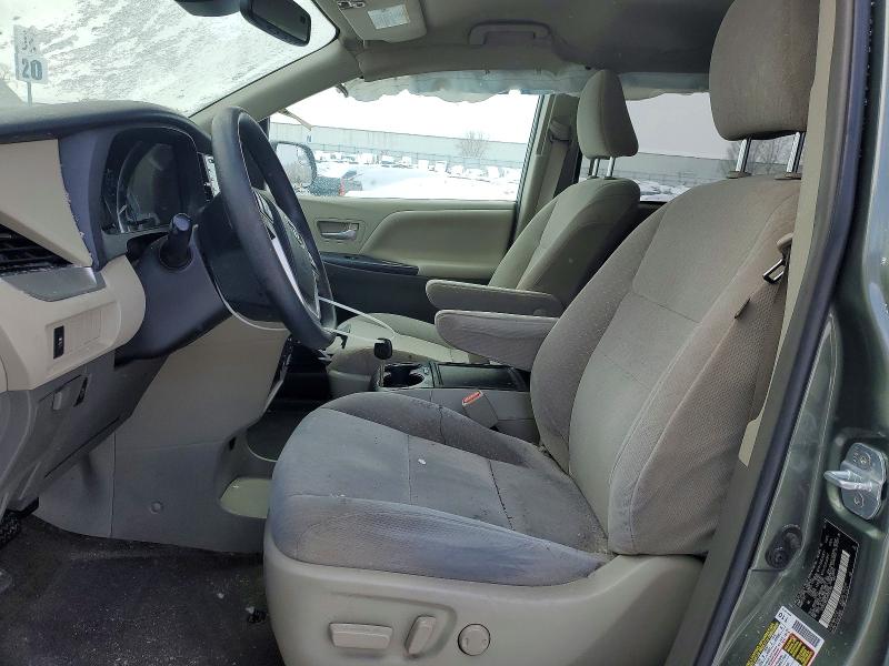 Photo 7 from auction – 2018 TOYOTA SIENNA with VIN 5TDKZ3DC9JS923788