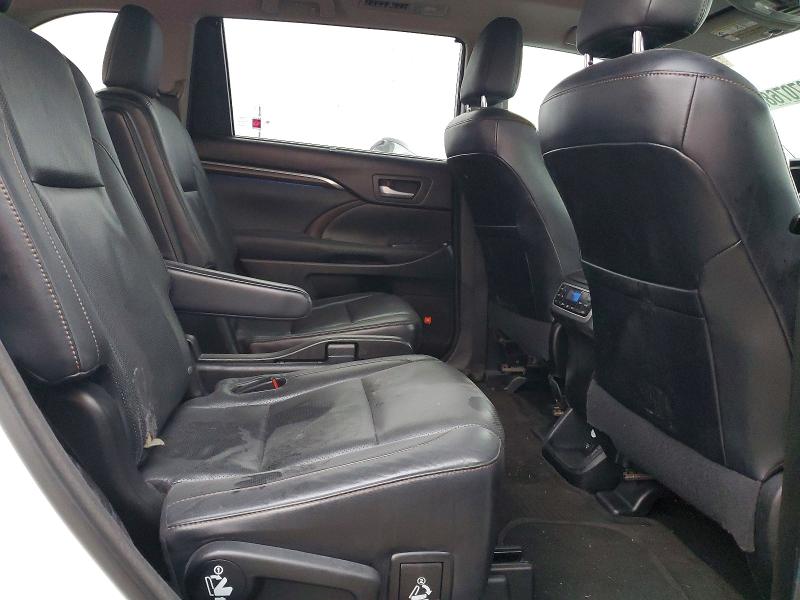 Photo 11 from auction – 2015 TOYOTA HIGHLANDER with VIN 5TDDCRFH1FS007278