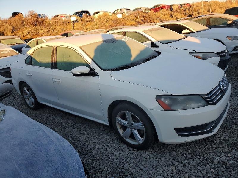 Photo 4 from auction – 2014 VOLKSWAGEN PASSAT SE with VIN 1VWBT7A33EC109265