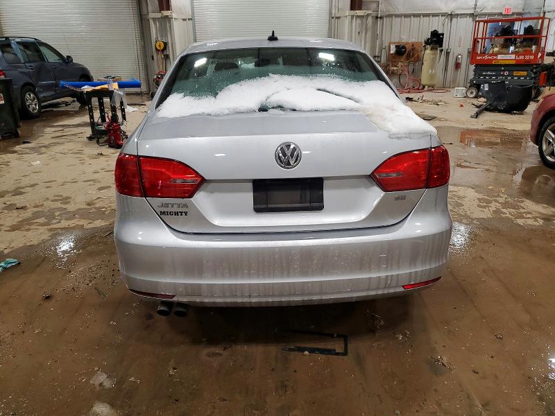 Photo 6 from auction – 2014 VOLKSWAGEN JETTA with VIN 3VWD07AJ2EM241416