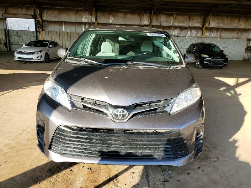 Photo 5 from auction – 2018 TOYOTA SIENNA LE with VIN 5TDJZ3DC5JS205246