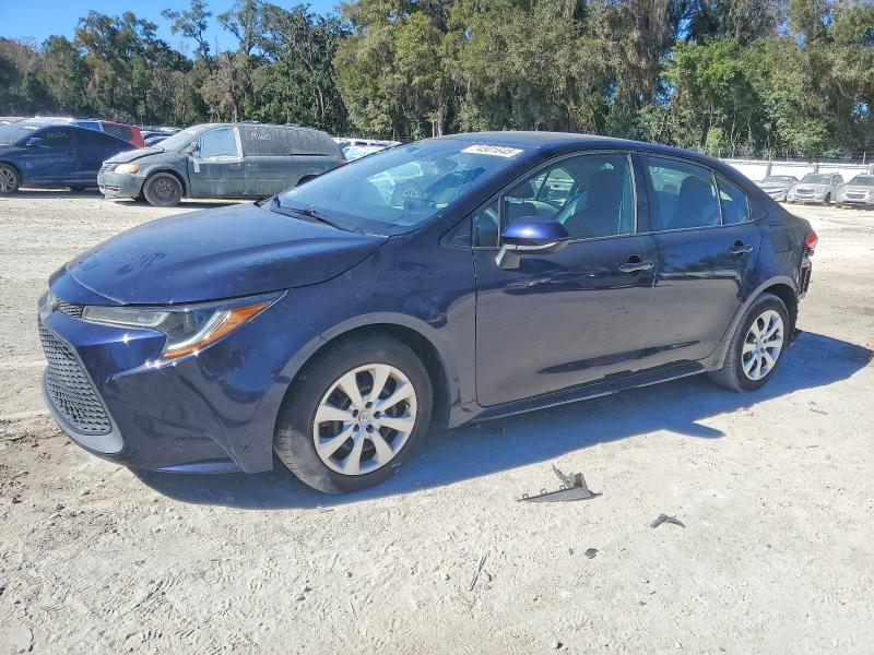 TOYOTA COROLLA LE 2020 with VIN 5YFEPRAE4LP032105 - Photo from auction