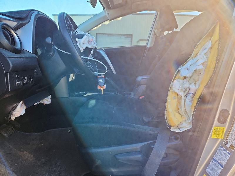 Photo 7 from auction – 2018 TOYOTA RAV4 LE with VIN JTMBFREV7JJ206833