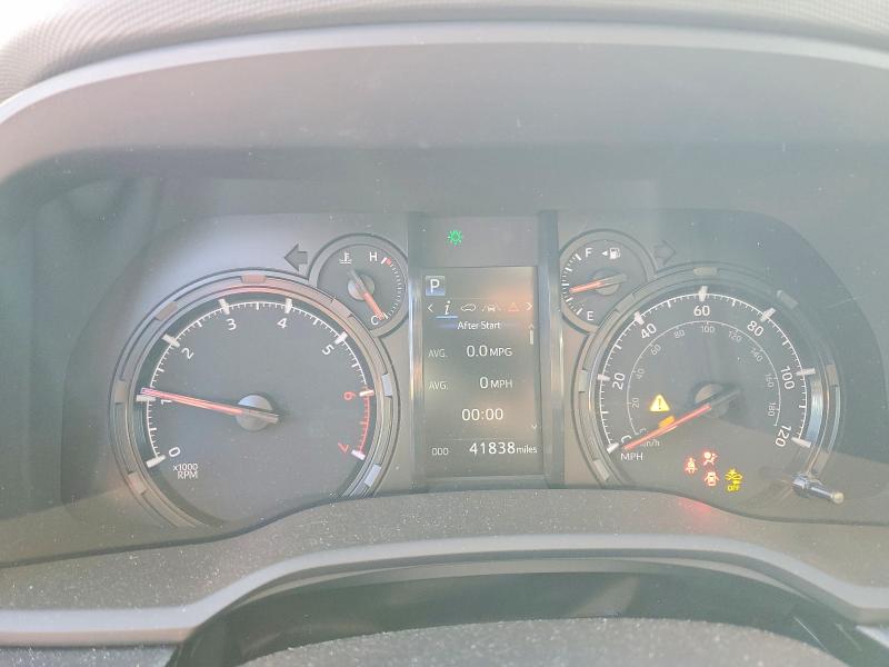 Photo 9 from auction – 2024 TOYOTA 4RUNNER SR with VIN JTEEU5JR4R5306229