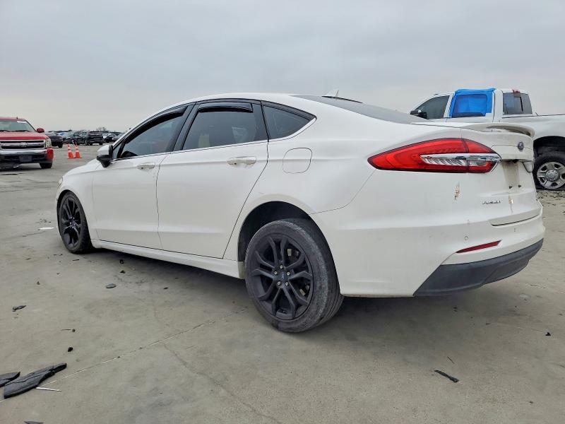 Photo 2 from auction – 2019 FORD FUSION with VIN 3FA6P0HD7KR228289
