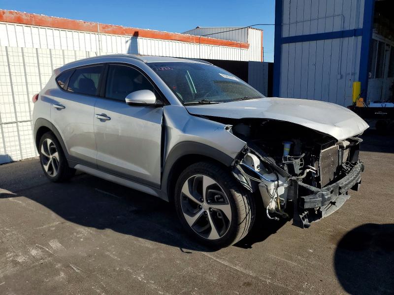 Photo 4 from auction – 2017 HYUNDAI TUCSON with VIN KM8J33A28HU486764