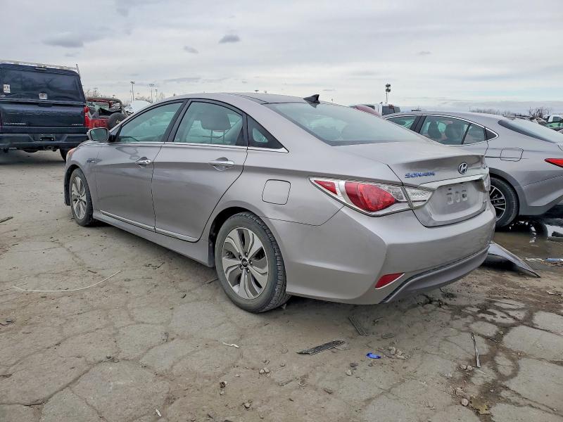Photo 2 from auction – 2013 HYUNDAI SONATA with VIN KMHEC4A40DA074763