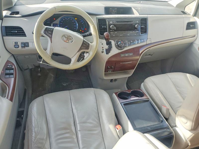 Photo 8 from auction – 2011 TOYOTA SIENNA XLE with VIN 5TDYK3DC8BS040328