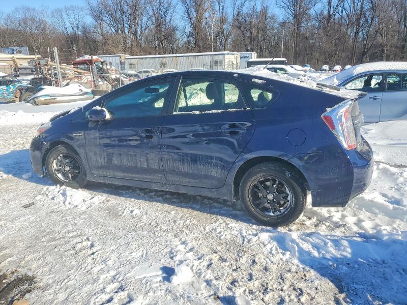 Photo 2 from auction – 2015 TOYOTA PRIUS with VIN JTDKN3DU7F0440752