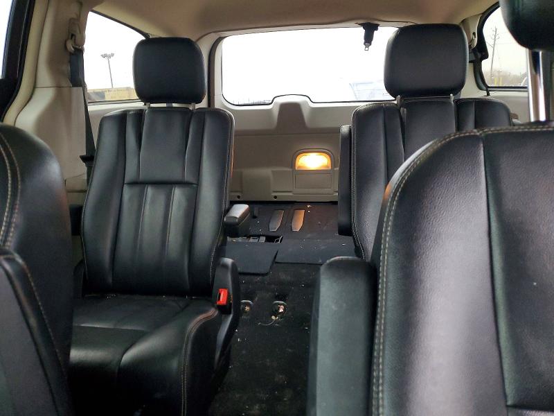 Photo 10 from auction – 2014 CHRYSLER TOWN & COU with VIN 2C4RC1BG7ER435674