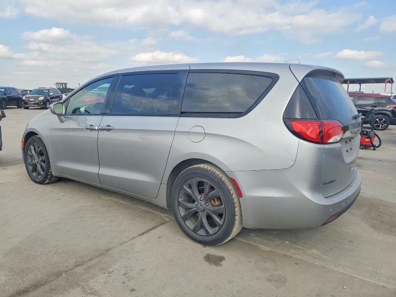 Photo 2 from auction – 2018 CHRYSLER PACIFICA T with VIN 2C4RC1FG0JR357825