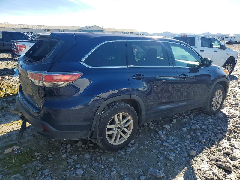 Photo 3 from auction – 2016 TOYOTA HIGHLANDER with VIN 5TDBKRFH4GS311538