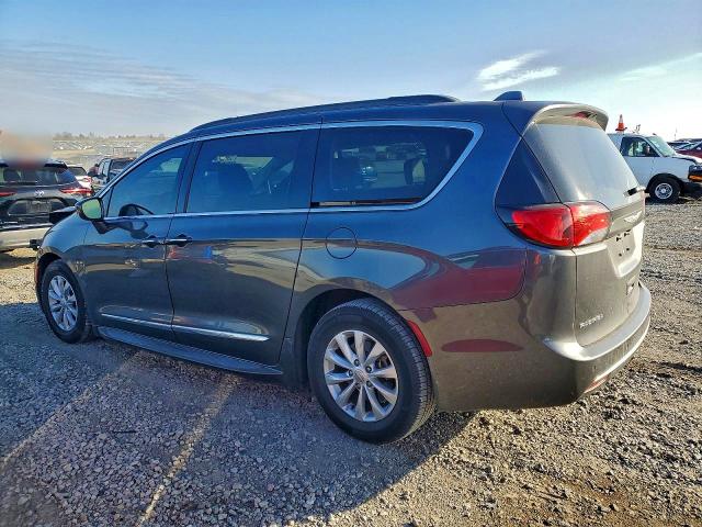 Photo 2 from auction – 2017 CHRYSLER PACIFICA with VIN 2C4RC1BG0HR501874