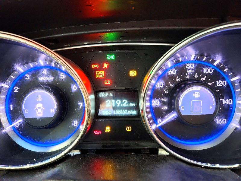 Photo 9 from auction – 2011 HYUNDAI SONATA with VIN 5NPEC4AC7BH138296