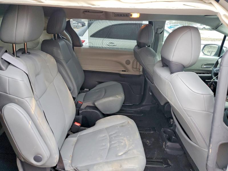 Photo 11 from auction – 2023 TOYOTA SIENNA XLE with VIN 5TDYSKFC3PS074594