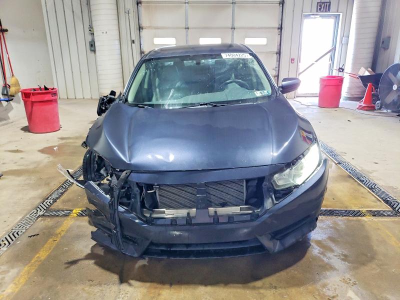 Photo 5 from auction – 2018 HONDA CIVIC with VIN 2HGFC2F70JH586411