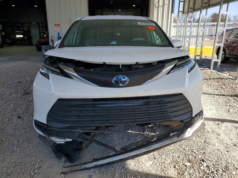 Photo 5 from auction – 2021 TOYOTA SIENNA with VIN 5TDKRKEC1MS016370
