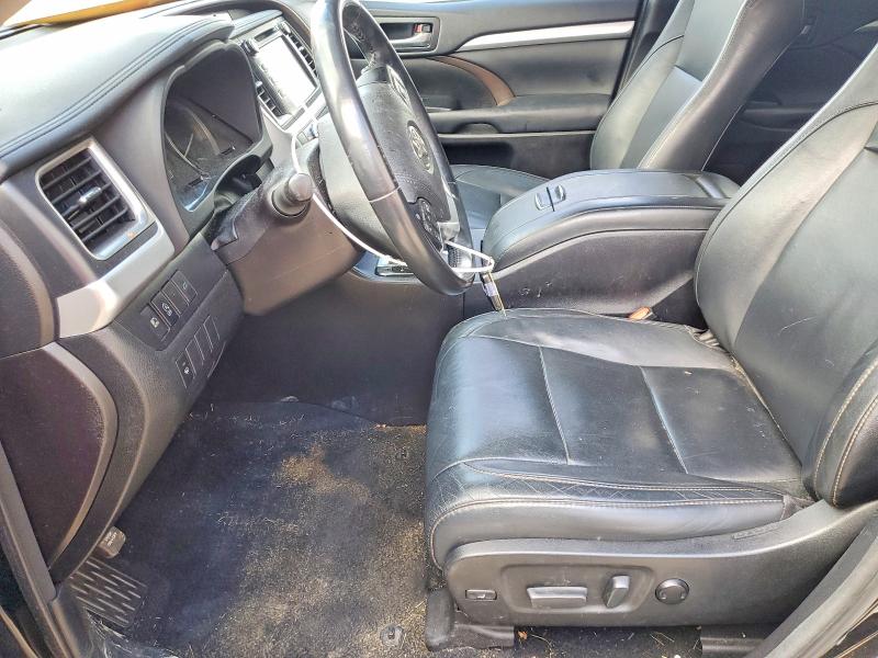 Photo 7 from auction – 2018 TOYOTA HIGHLANDER with VIN 5TDJZRFH1JS531881