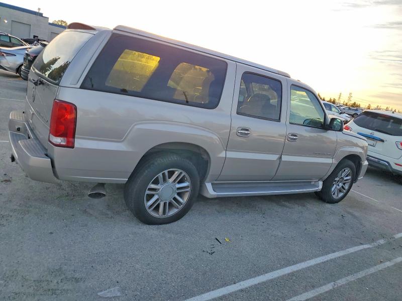 Photo 3 from auction – 2004 CADILLAC ESCALADE E with VIN 3GYFK66N24G202716