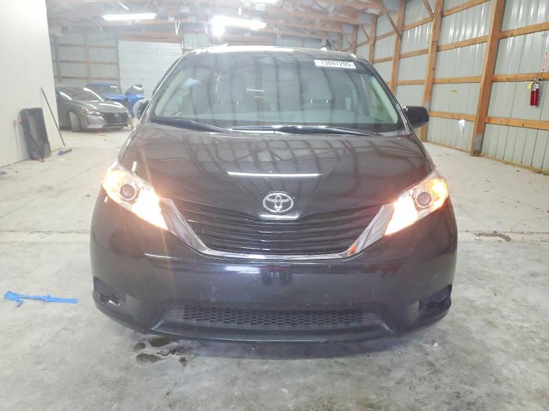 Photo 5 from auction – 2017 TOYOTA SIENNA LE with VIN 5TDJZ3DC8HS181664