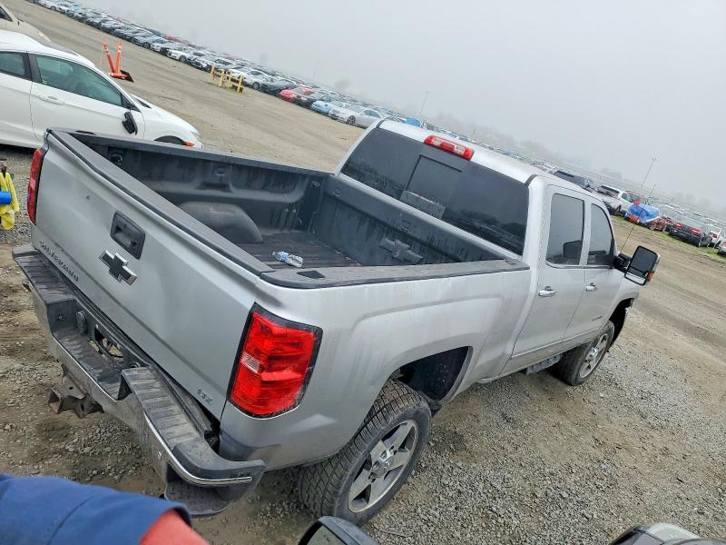 Photo 3 from auction – 2018 CHEVROLET SILVERADO with VIN 1GC1KWEY6JF102725