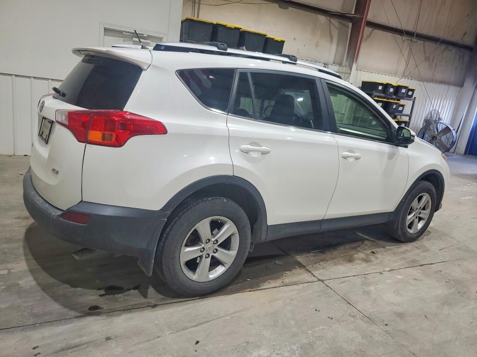 Photo 3 from auction – 2013 TOYOTA RAV4 with VIN JTMWFREV1DD000850