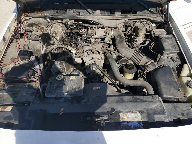 Photo 11 from auction – 2002 MERCURY GRAND MARQ with VIN 2MEFM74W42X660714