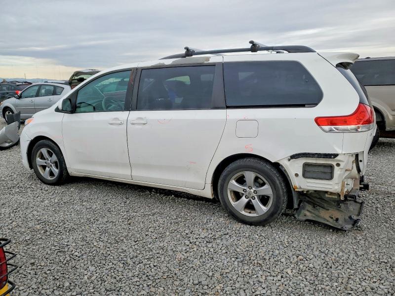 Photo 2 from auction – 2011 TOYOTA SIENNA LE with VIN 5TDKK3DC0BS157990