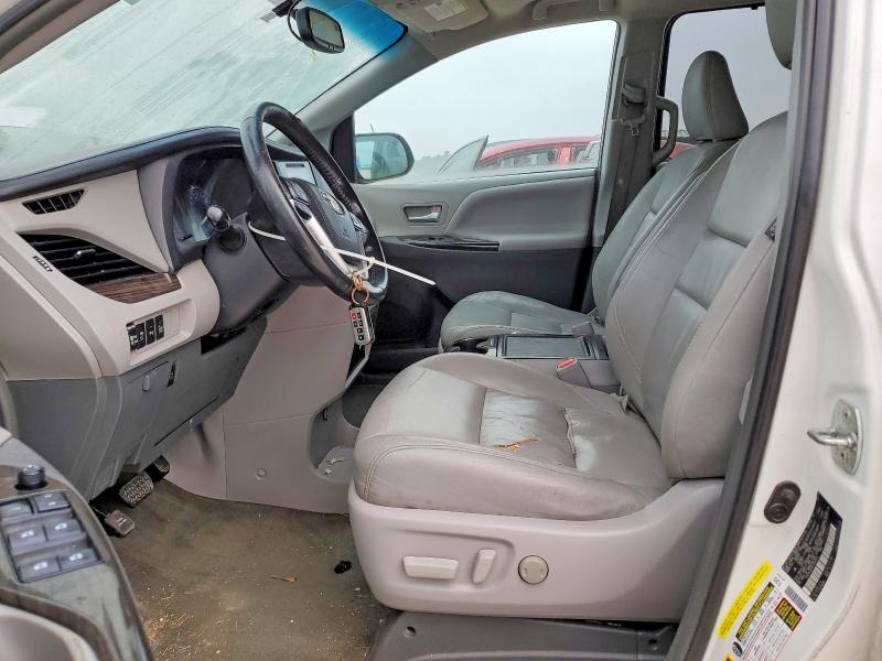 Photo 7 from auction – 2015 TOYOTA SIENNA XLE with VIN 5TDYK3DC8FS593812