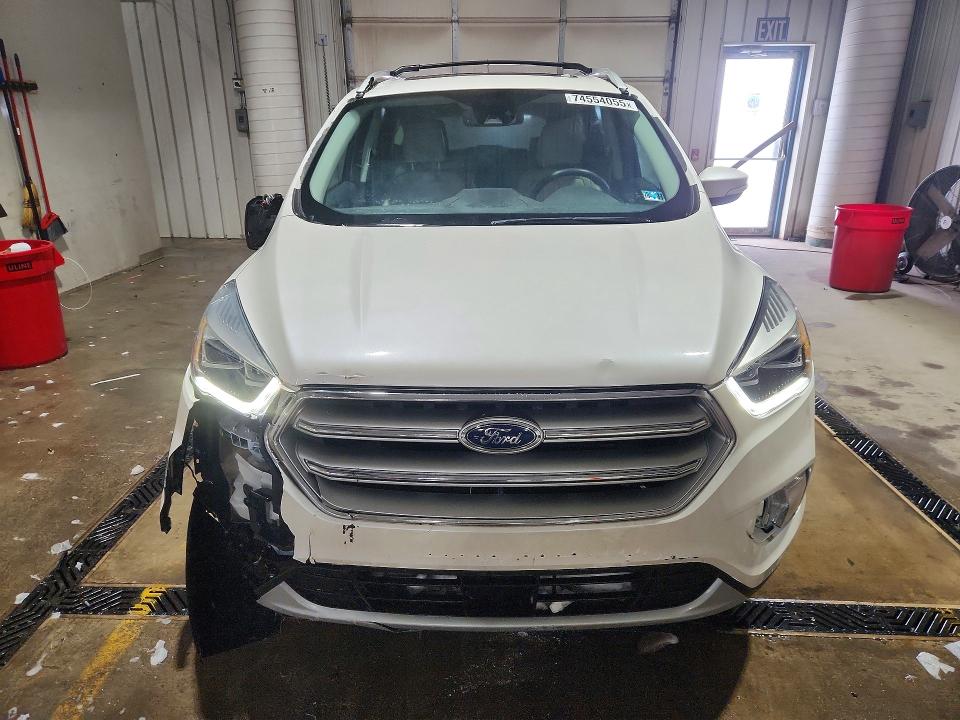 Photo 5 from auction – 2017 FORD ESCAPE TIT with VIN 1FMCU9J93HUB22631