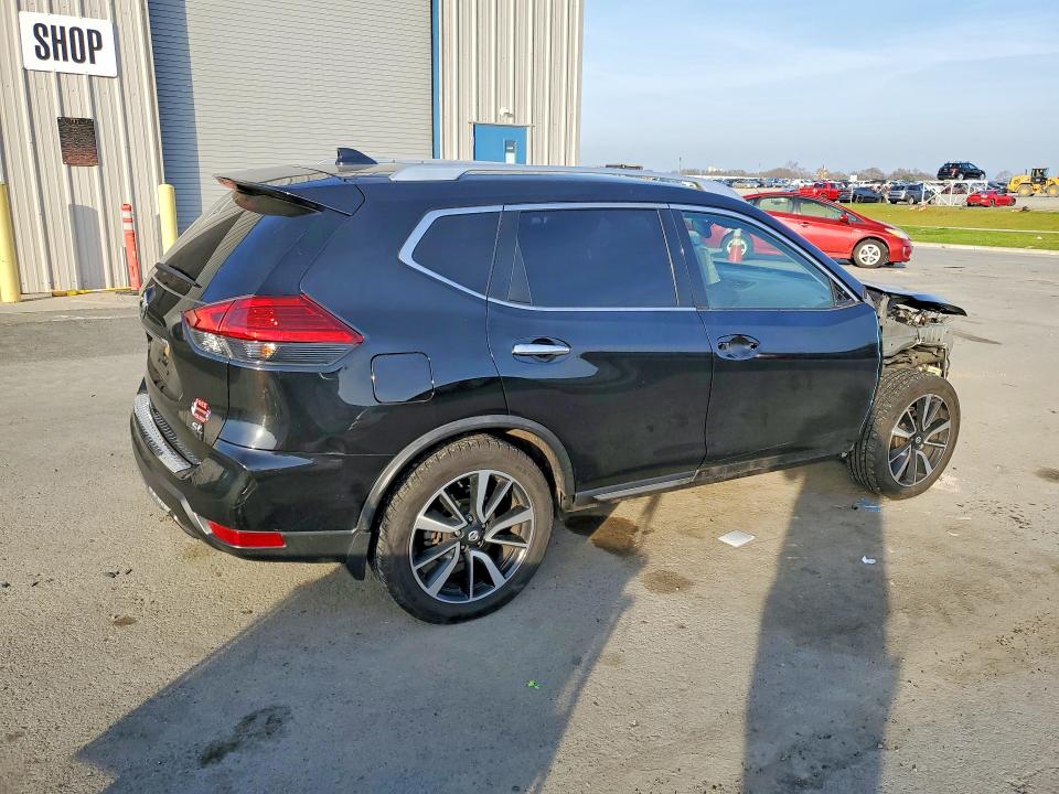 Photo 3 from auction – 2017 NISSAN ROGUE S with VIN JN8AT2MT1HW147257